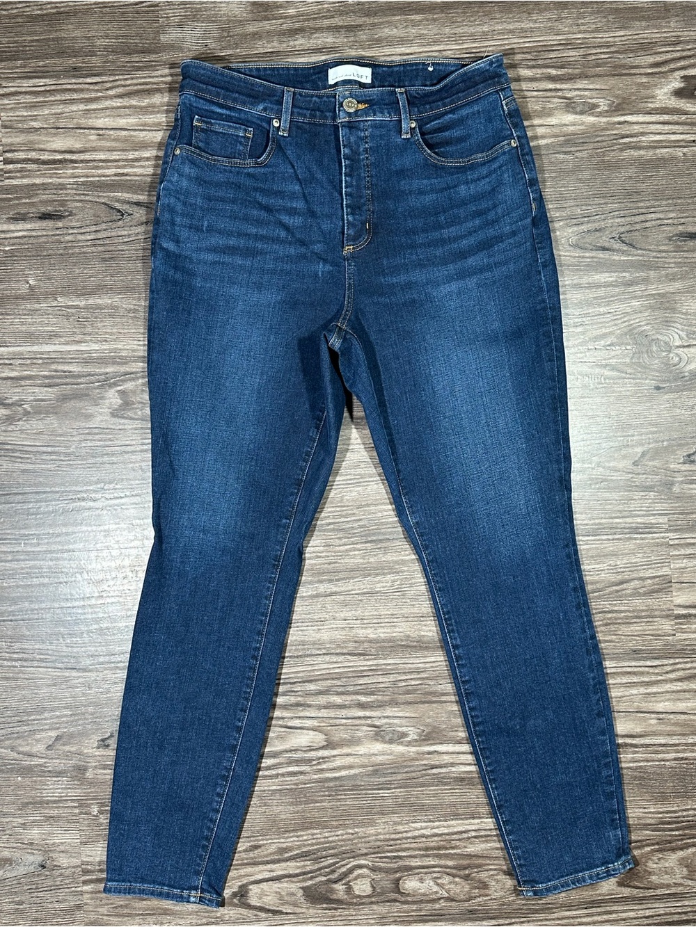 LOFT Sustainable Style CURVY HIGH WAIST SKINNY Whiskered 5 Pocket Jeans 12 / 31
